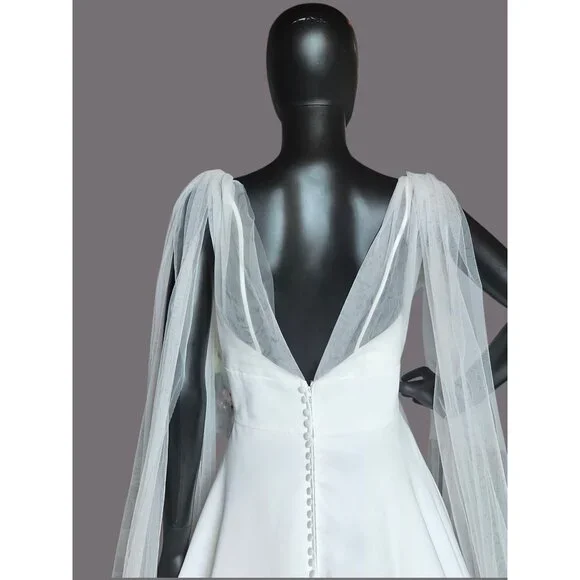 NWOT Ivory Plunge V-Neck Tulle Arm Detail Wedding Gown - Amy & Eve - Picture 11 of 12